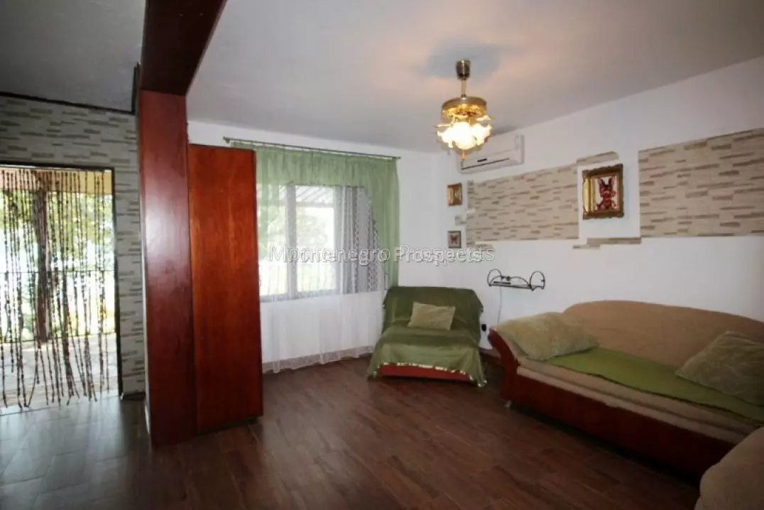 Zamechatelnaya dacha v kruche vsego v 100m ot morya 10222 16