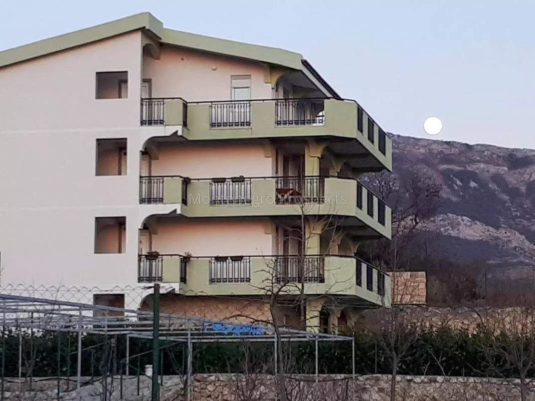 77046 kuca zagrade 3 1067x800
