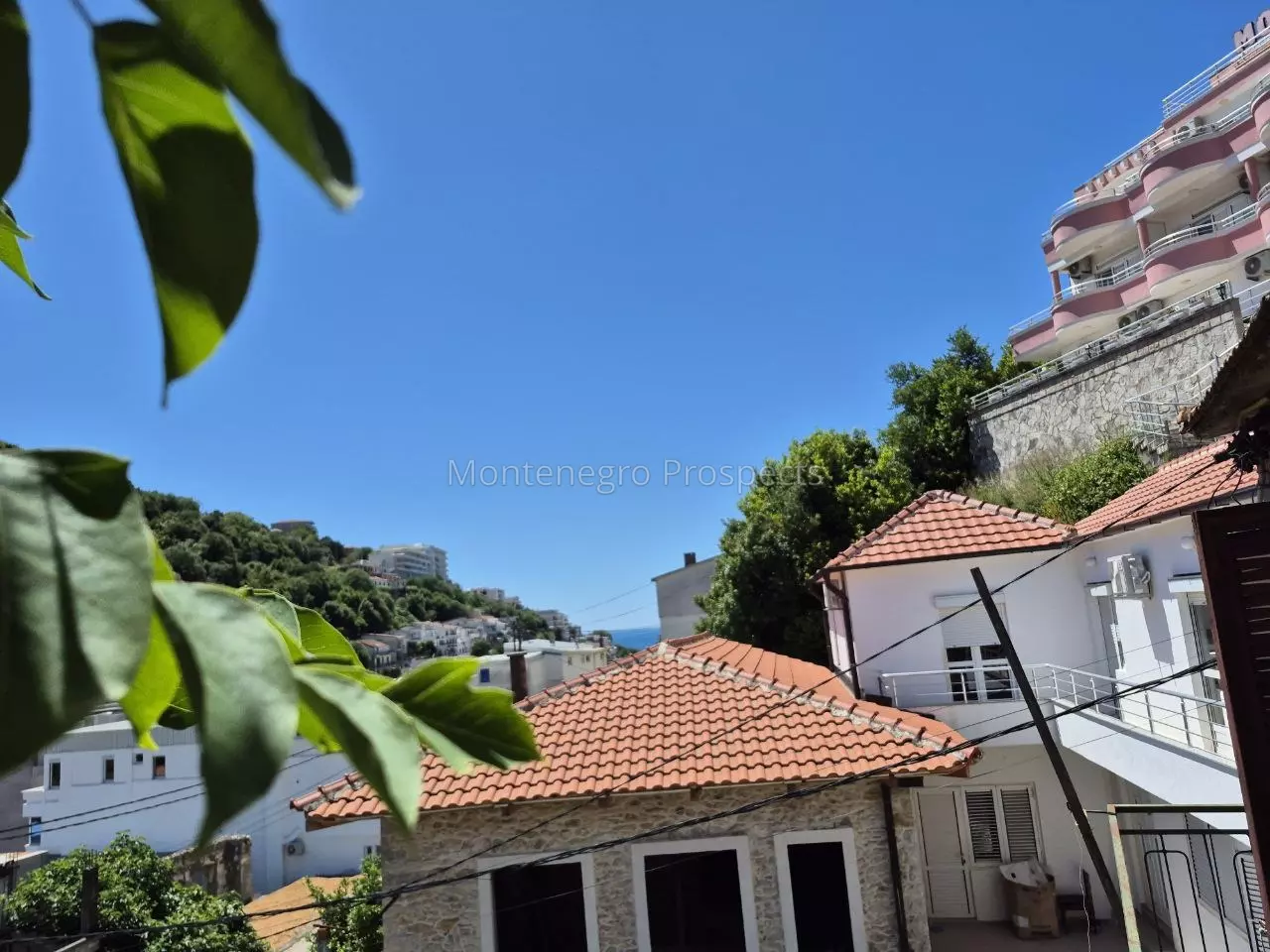 Kuca za renovaciju na odlicnoj lokaciji u ulcinju   600m od male plaze 40000 2