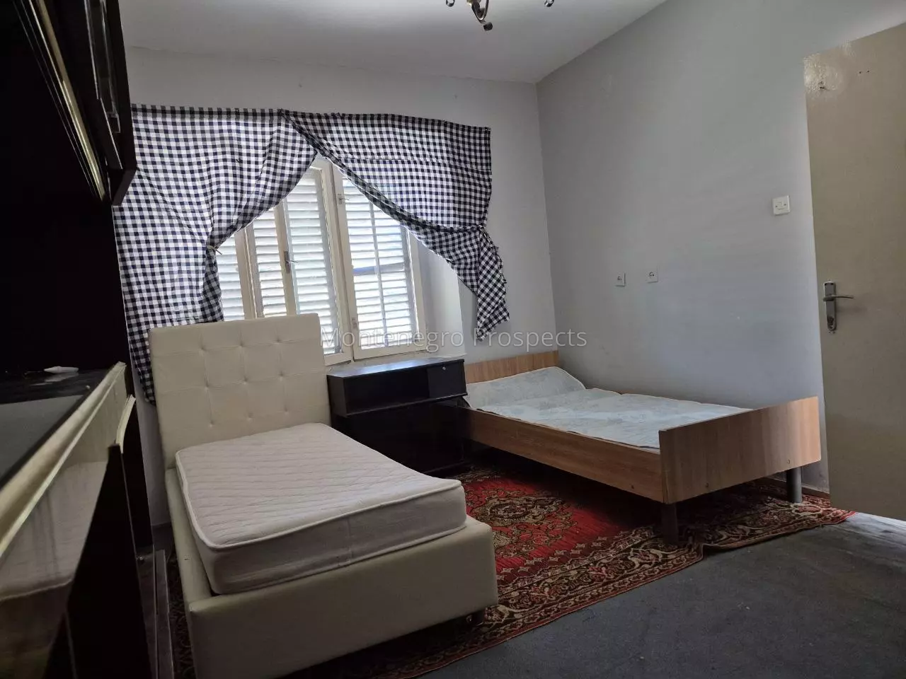 Kuca za renovaciju na odlicnoj lokaciji u ulcinju   600m od male plaze 40000 9