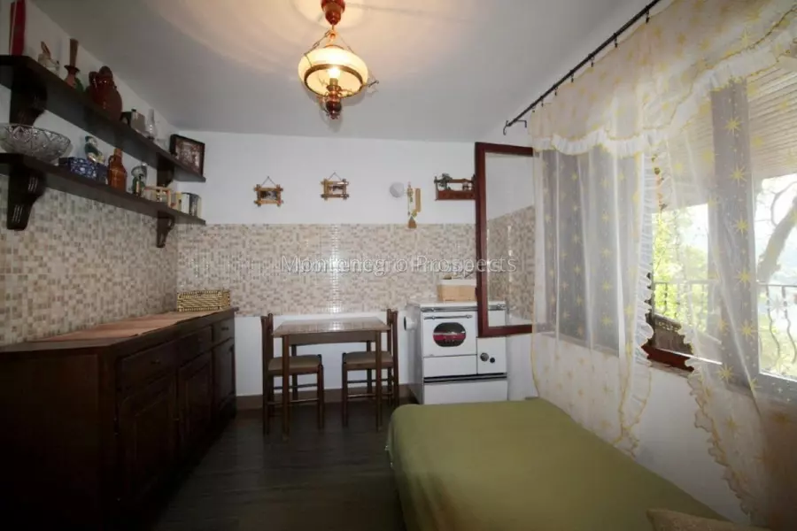 Zamechatelnaya dacha v kruche vsego v 100m ot morya 10222 17