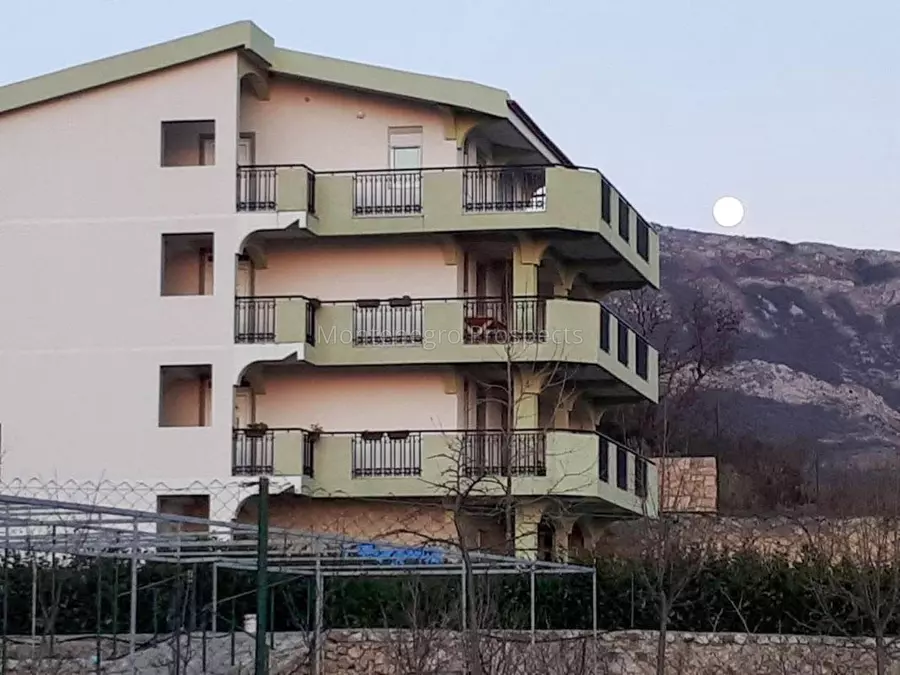 77046 kuca zagrade 3 1067x800