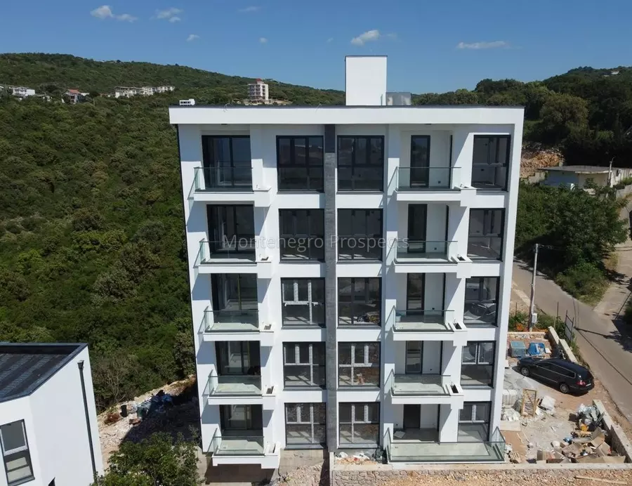 New building j10270 31 1366x1050