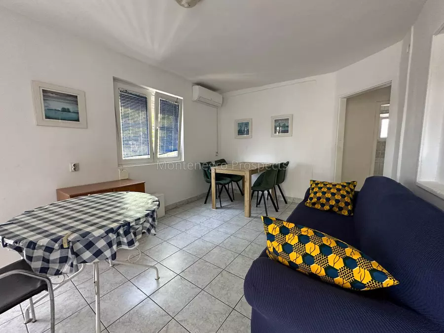 6767 4